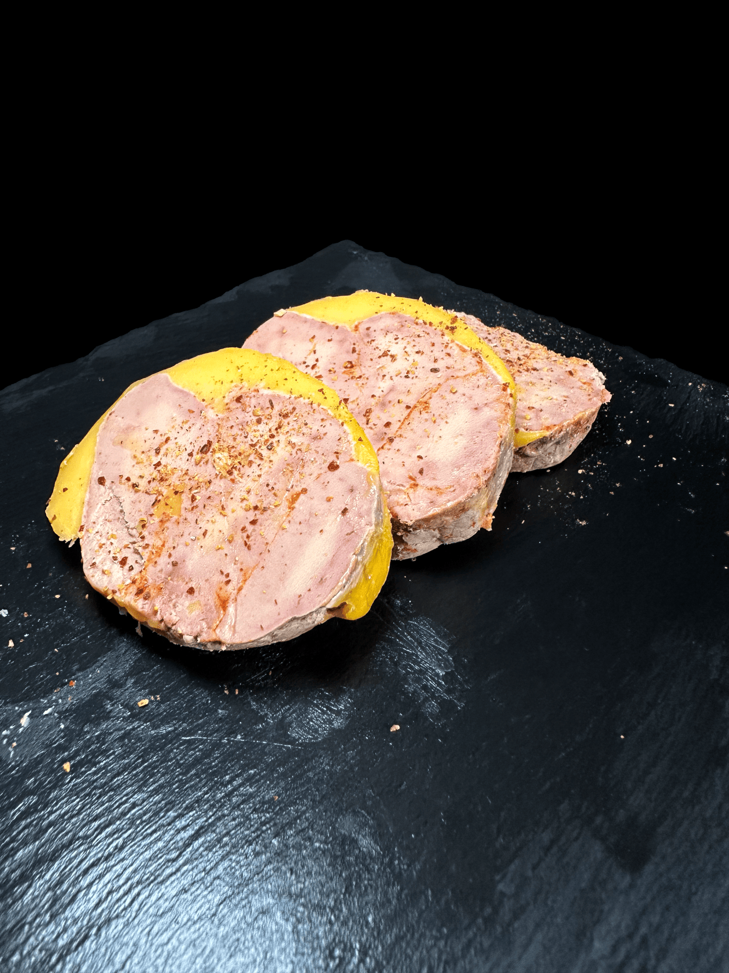Foie gras mi-cuit poché au piment d’espelette
